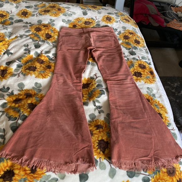 Free People Low Rise Salmon Corduroy Bell Bottoms Size 26 - Picture 2 of 3